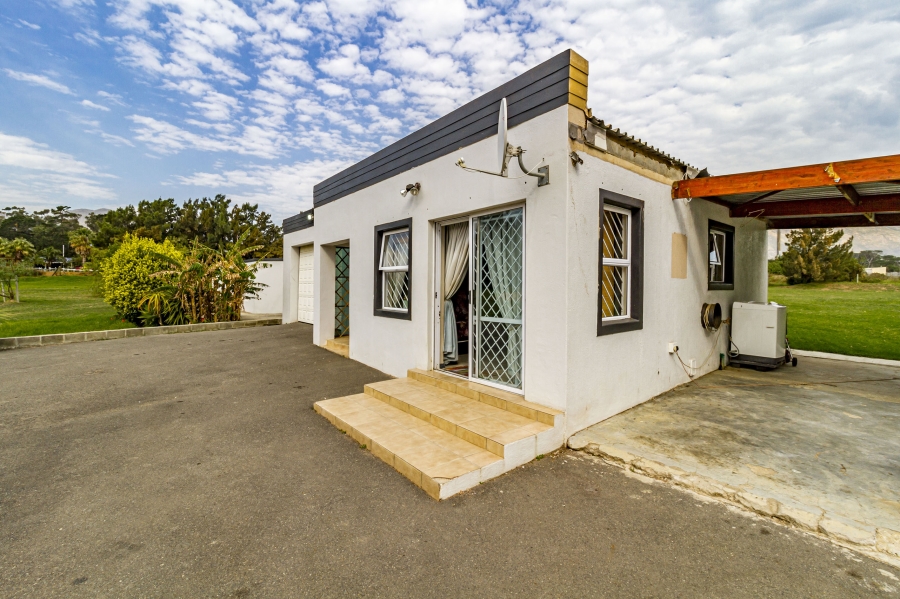 4 Bedroom Property for Sale in Firlands Western Cape